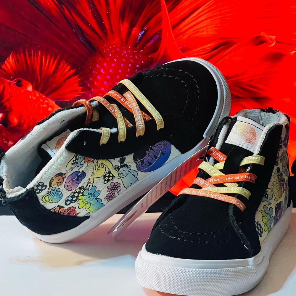 New w/tags Toddler Vans size 8.5 Girls